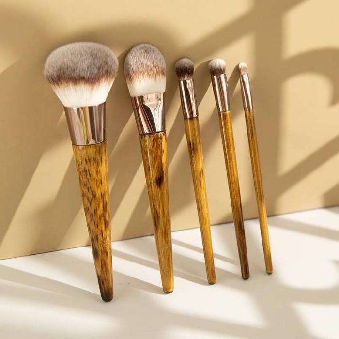 Triangular makeup sponge set A